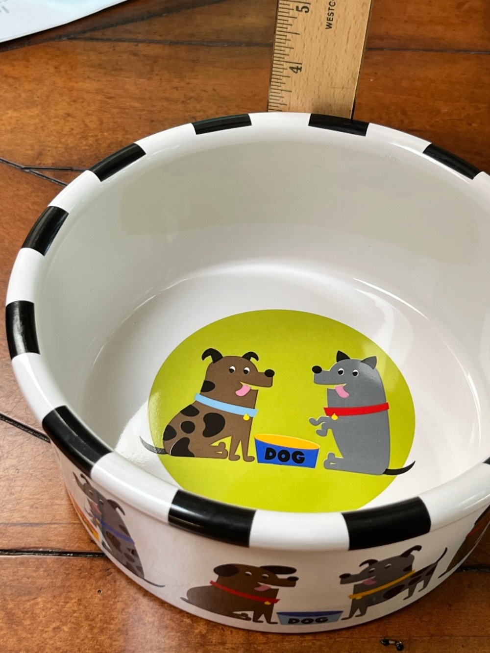Large whimsical checkered stoneware dog bowl / dish - Picture 7 of 7